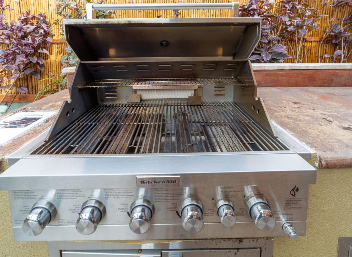 Studio With Mini Kitchen, Pool And Bbq, Pre-Renovation Summer Sale Кихеи Екстериор снимка