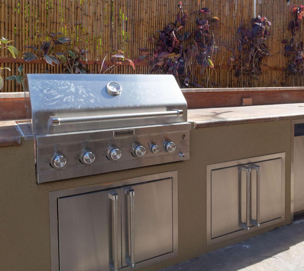 Studio With Mini Kitchen, Pool And Bbq, Pre-Renovation Summer Sale Кихеи Екстериор снимка